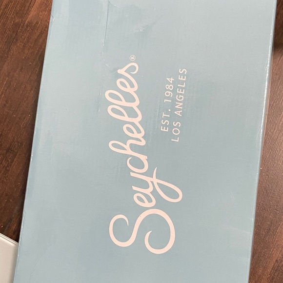 Seychelles Elegant Black Sandals - Picture 4 of 4